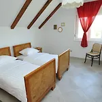 In Tijarica With Private Pool * Pocrnja