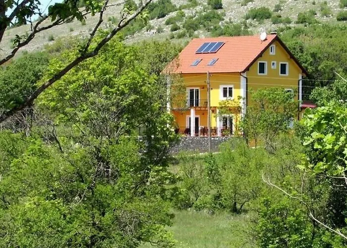 Villa In Tijarica With Private Pool *