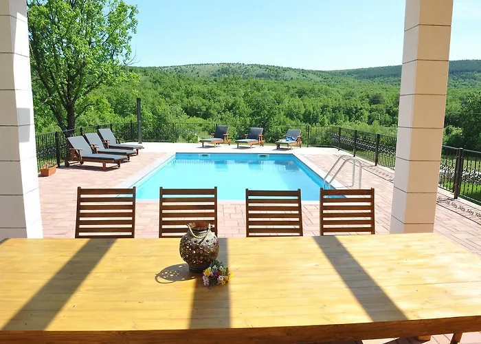 In Tijarica With Private Pool
