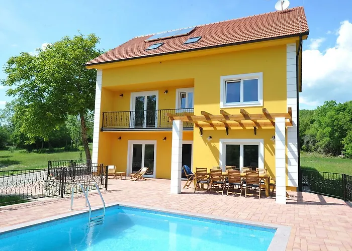 In Tijarica With Private Pool