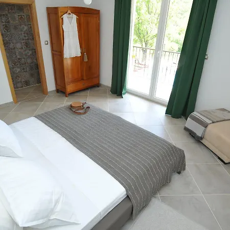 In Tijarica With Private Pool فيلة